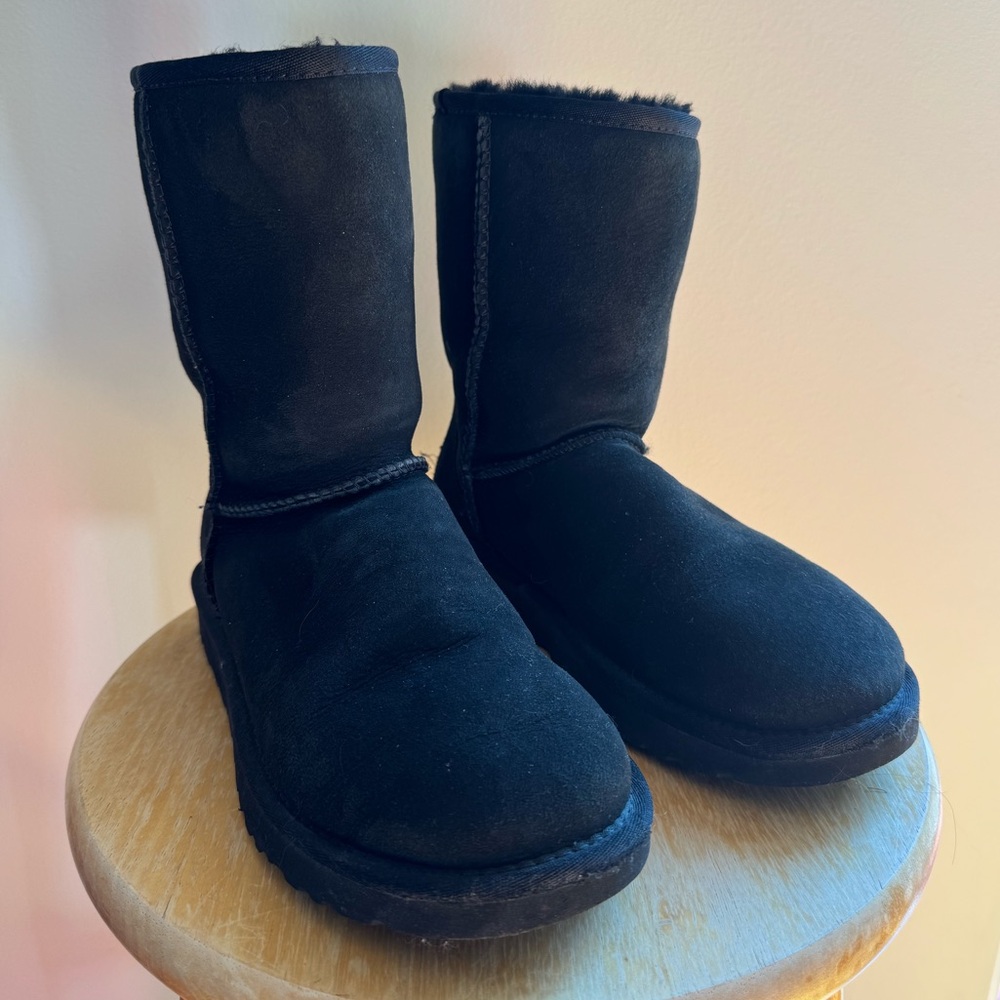 UGG | WOMEN’S CLASSIC SHORT II BOOTS SIZE 7